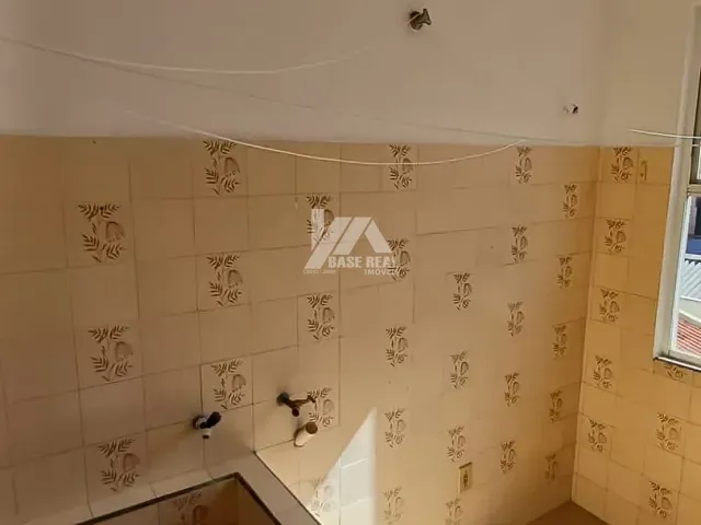 Apartamento 2 quartos e 1 banheiro, para alugar, no bairro Centro em Ponta Grossa