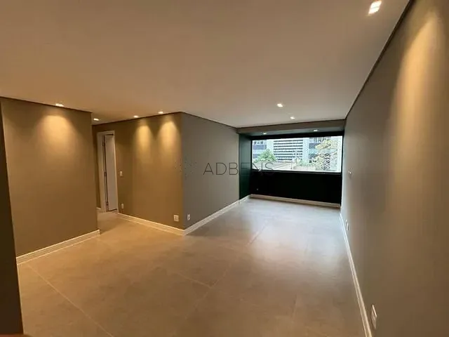 Apartamento 3 quartos e 2 banheiros, à venda, no bairro Itaim Bibi em São Paulo