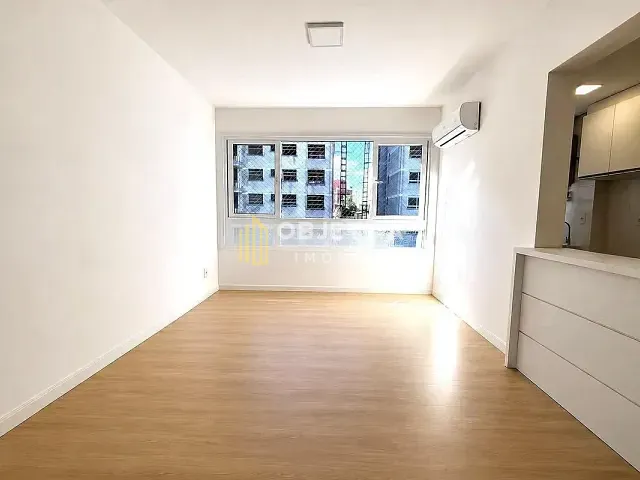 Apartamento 2 quartos e 2 banheiros, para alugar, no bairro Rio Branco em Porto Alegre