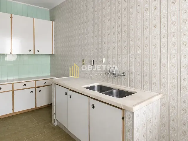 Apartamento 2 quartos e 2 banheiros, à venda ou para alugar, no bairro Petrópolis em Porto Alegre