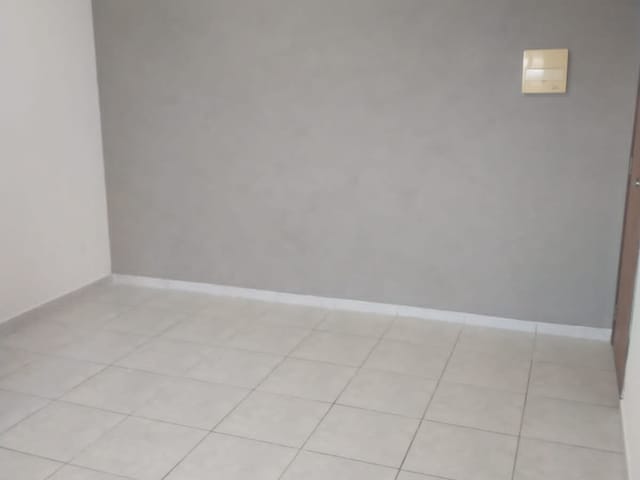 Apartamento 2 quartos e 1 banheiro, à venda, no bairro Jardim Gurilândia em Taubaté