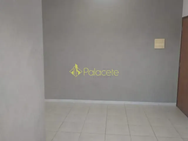 Apartamento 2 quartos e 1 banheiro, à venda, no bairro Jardim Gurilândia em Taubaté