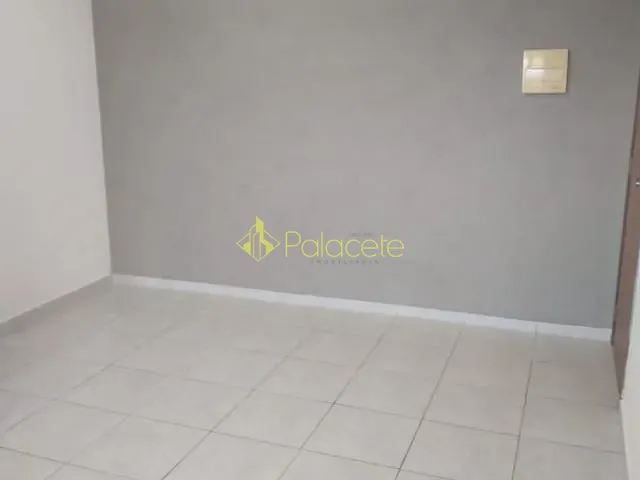 Apartamento 2 quartos e 1 banheiro, à venda, no bairro Jardim Gurilândia em Taubaté