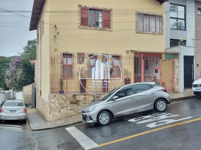 Casa para alugar, no bairro Centro em Pouso Alegre