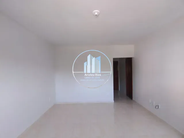 Apartamento com 60m² 2 quartos e 1 banheiro, para alugar, no bairro Santo Expedito em Pouso Alegre