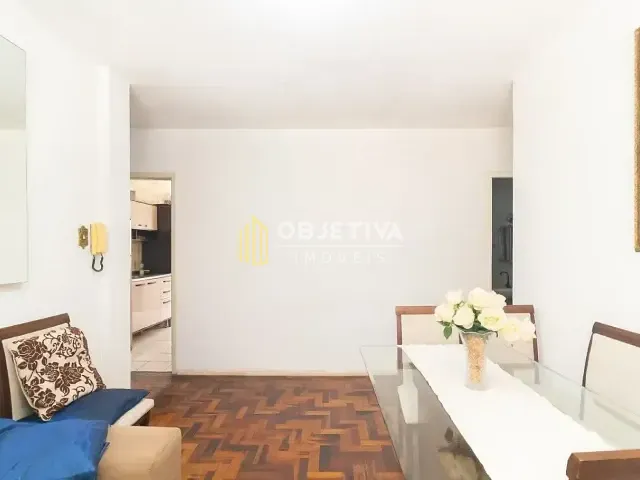 Apartamento 4 quartos e 2 banheiros, para alugar, no bairro Menino Deus em Porto Alegre