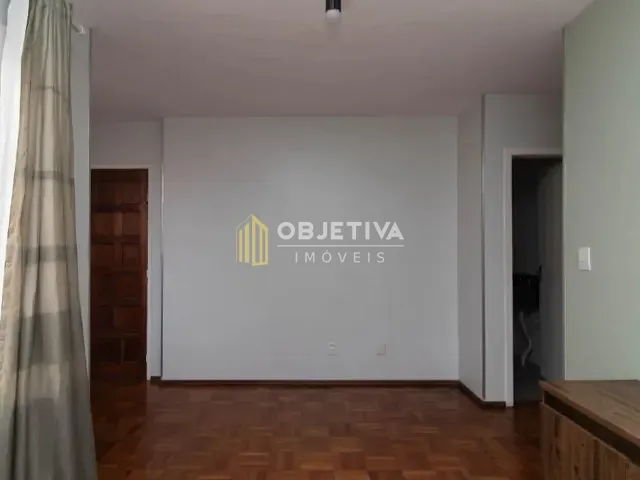 Apartamento 2 quartos e 2 banheiros, para alugar, no bairro Cristal em Porto Alegre