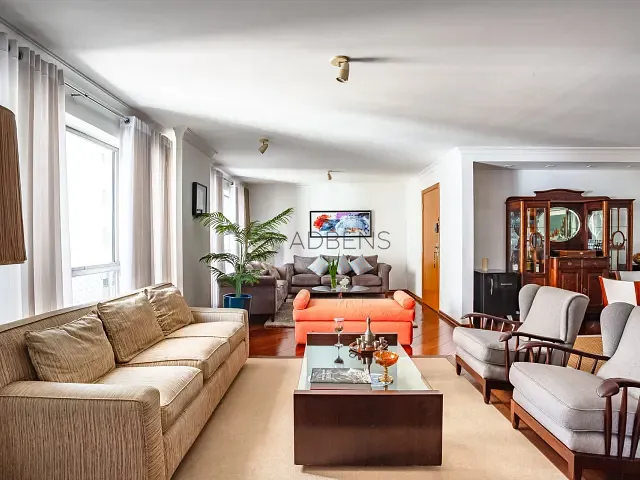 Apartamento 3 quartos e 4 banheiros, à venda, no bairro Itaim Bibi em São Paulo