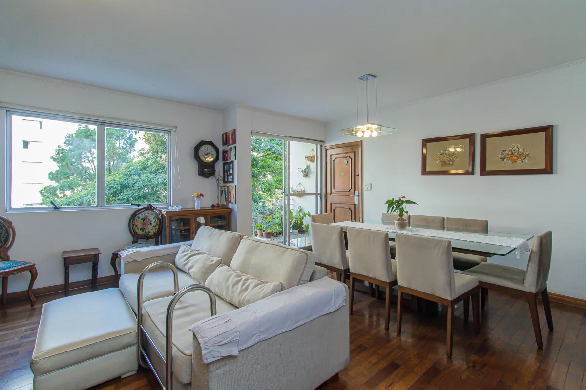 Apartamento para venda em Moema com 3 quartos, sendo 1 suíte, 110m²