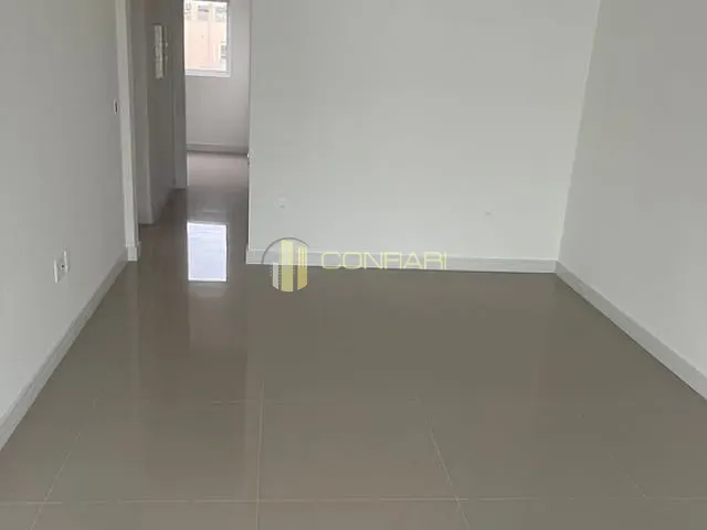 Apartamento com 182m² 4 quartos e 5 banheiros, à venda, no bairro Meia Praia em Itapema