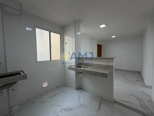 Apartamento 2 quartos e 1 banheiro, à venda, no bairro Vila Mutirão I em Goiânia