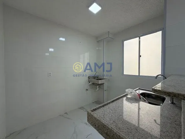 Apartamento 2 quartos e 1 banheiro, à venda, no bairro Vila Mutirão I em Goiânia