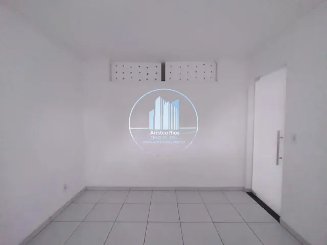 Apartamento com 100m² 3 quartos e 1 banheiro, para alugar, no bairro Centro em Pouso Alegre