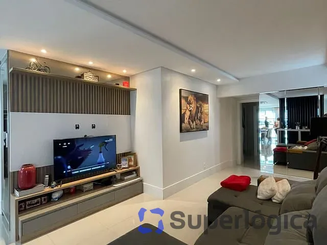 Apartamento com 186m² 3 quartos e 4 banheiros, à venda, no bairro Centro em Balneário Camboriú