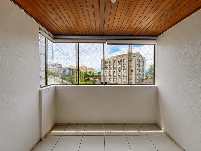 Apartamento 2 quartos e 2 banheiros, à venda ou para alugar, no bairro Petrópolis em Porto Alegre