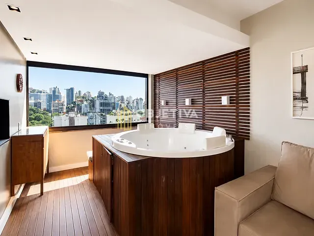Apartamento com 96m² 2 quartos e 2 banheiros, para alugar, no bairro Petrópolis em Porto Alegre