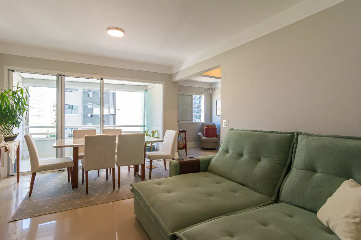 Apartamento para venda em Moema com 3 quartos, sendo 1 suíte, 104m²