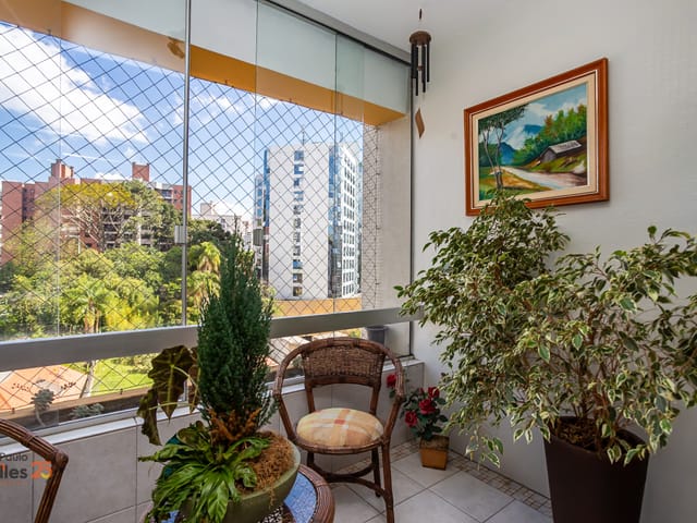 Apartamento 3 quartos e 3 banheiros, à venda, no bairro Centro Cívico em Curitiba