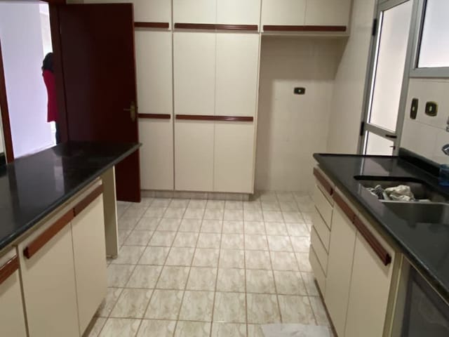 Apartamento 3 quartos e 3 banheiros, à venda, no bairro Santana em Pindamonhangaba