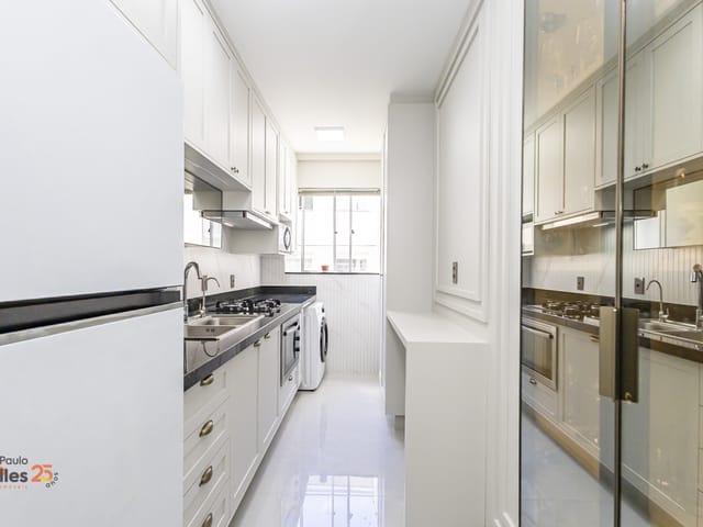 Apartamento 2 quartos e 1 banheiro, à venda, no bairro Campo Comprido em Curitiba