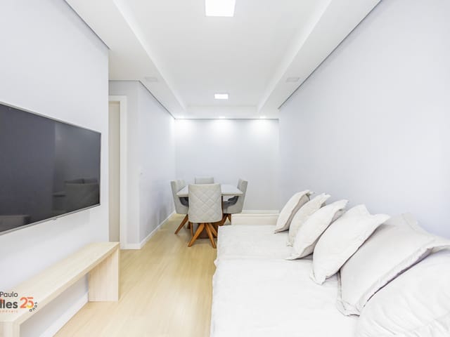 Apartamento 2 quartos e 1 banheiro, à venda, no bairro Campo Comprido em Curitiba
