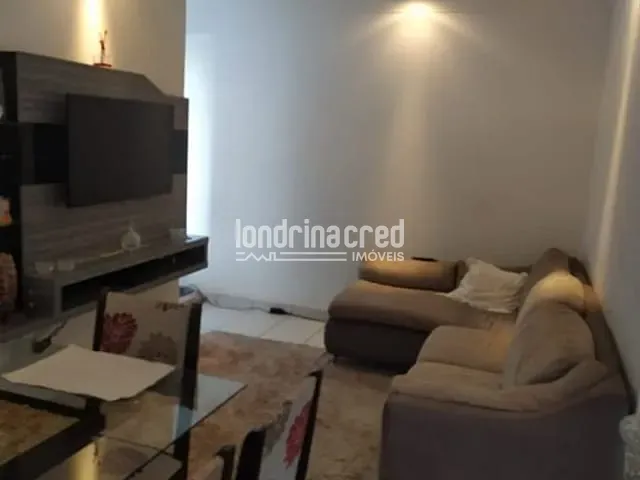 Apartamento 2 quartos e 1 banheiro, à venda, no bairro Jardim Strass em Londrina