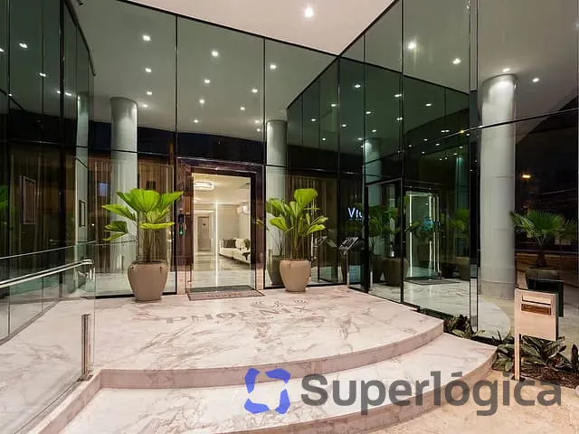 Apartamento com 243m², à venda, no bairro Centro em Balneário Camboriú