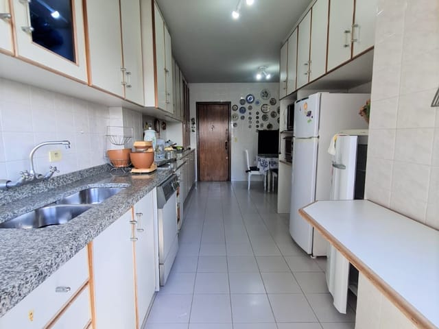 Apartamento com 181m² 3 quartos e 2 banheiros, à venda, no bairro Centro em Ponta Grossa