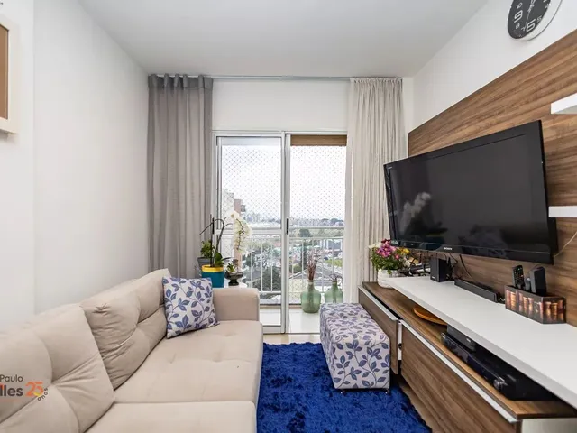 Apartamento 2 quartos e 2 banheiros, à venda, no bairro Novo Mundo em Curitiba