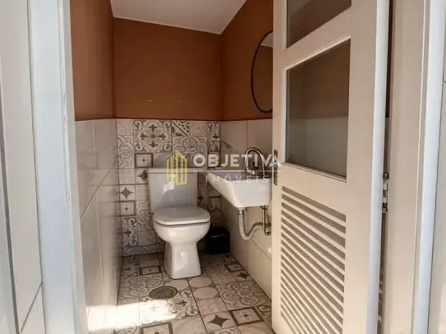 Apartamento 2 quartos e 2 banheiros, para alugar, no bairro Menino Deus em Porto Alegre
