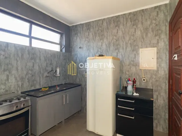 Apartamento 3 quartos e 2 banheiros, para alugar, no bairro Menino Deus em Porto Alegre