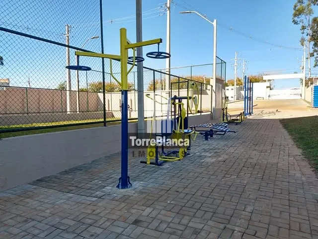 Apartamento 2 quartos e 1 banheiro, para alugar, no bairro Uvaranas em Ponta Grossa