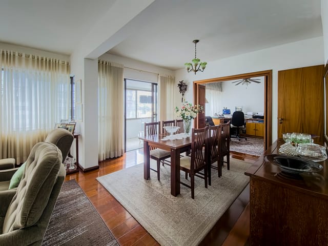 Apartamento com 280m² 3 quartos e 5 banheiros, à venda, no bairro Centro em Pelotas