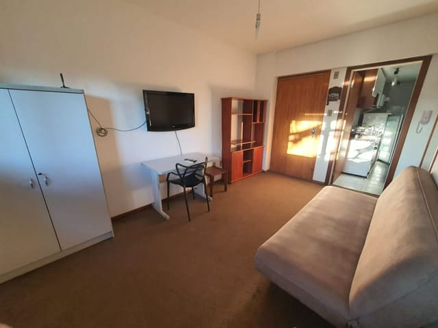 Apartamento 1 quarto e 1 banheiro, para alugar, no bairro Centro em Pelotas
