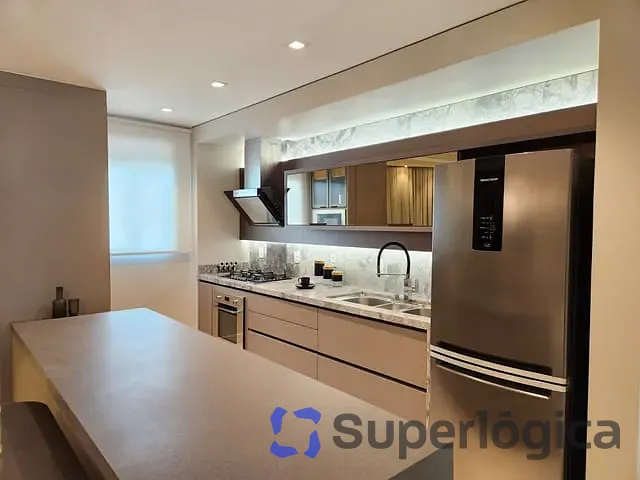 Apartamento com 201m² 3 quartos e 4 banheiros, à venda, no bairro Centro em Balneário Camboriú