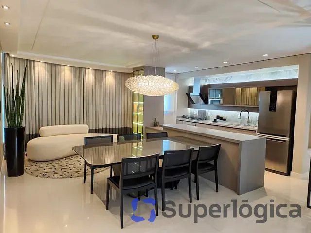 Apartamento com 201m² 3 quartos e 4 banheiros, à venda, no bairro Centro em Balneário Camboriú