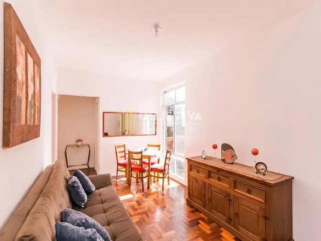 Apartamento 2 quartos e 3 banheiros, para alugar, no bairro Floresta em Porto Alegre