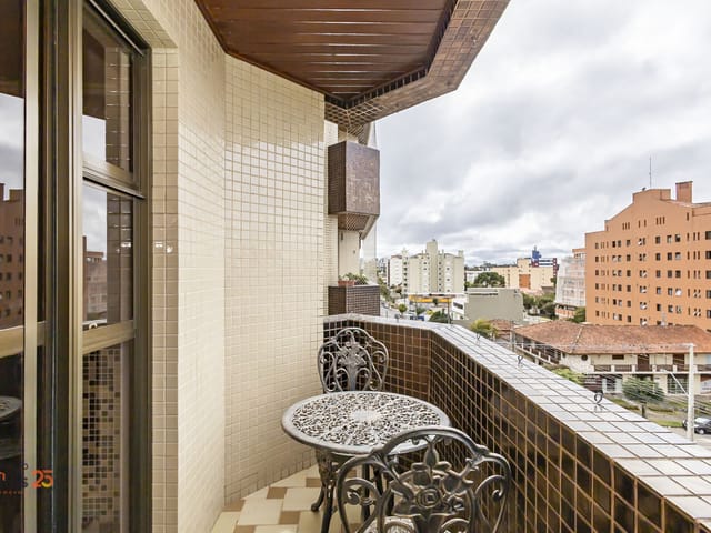 Apartamento 3 quartos e 4 banheiros, à venda, no bairro Água Verde em Curitiba