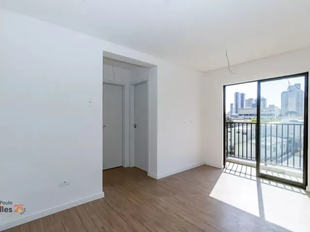 Apartamento 2 quartos e 2 banheiros, à venda, no bairro Rebouças em Curitiba