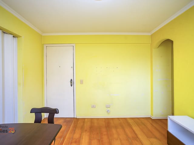 Apartamento 1 quarto e 1 banheiro, à venda, no bairro Centro em Curitiba