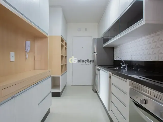 Apartamento com 181m² 3 quartos e 2 banheiros, à venda, no bairro Vila Nova Conceição em São Paulo
