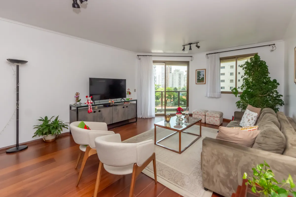 Apartamento para venda em Campo Belo com 3 quartos, sendo 1 suíte, 161m²