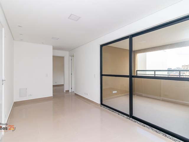 Apartamento 2 quartos e 1 banheiro, à venda, no bairro Hauer em Curitiba
