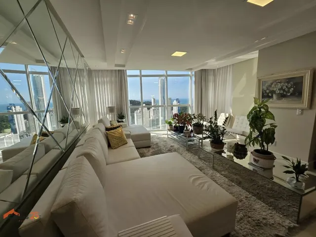 Apartamento à venda, no bairro Centro em Balneário Camboriú