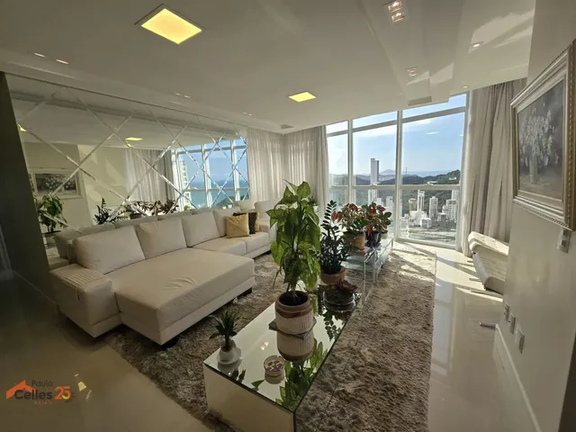 Apartamento à venda, no bairro Centro em Balneário Camboriú