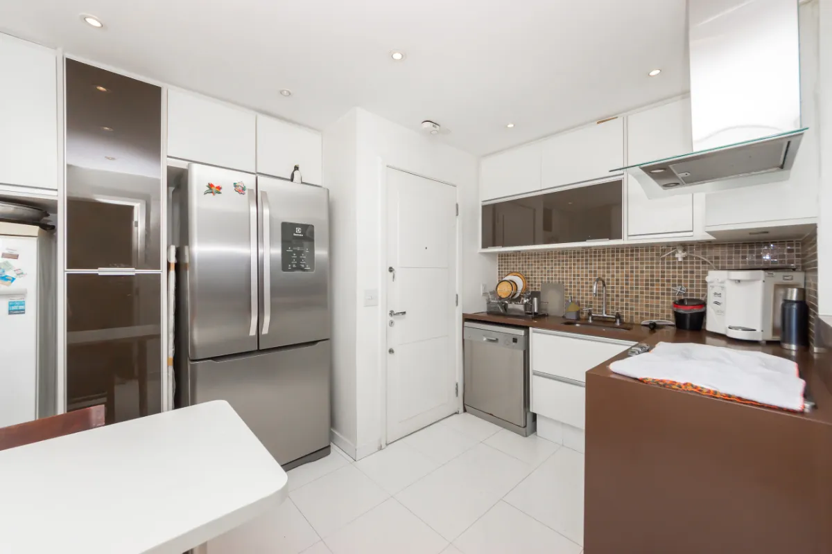 Duplex para venda em Itaim Bibi com 4 quartos, sendo 4 suítes, 190m²