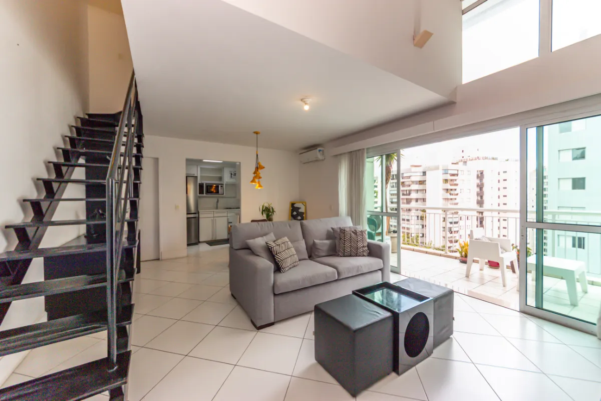 Duplex para venda e locação em Vila Nova Conceição com 1 quarto, sendo 1 suíte, 74m²