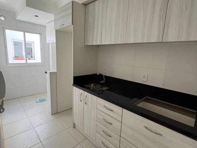 Apartamento 2 quartos e 1 banheiro, à venda, no bairro Nossa Senhora da Saúde em Caxias do Sul