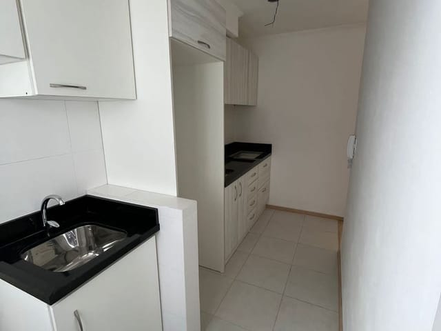 Apartamento 2 quartos e 1 banheiro, à venda, no bairro Nossa Senhora da Saúde em Caxias do Sul