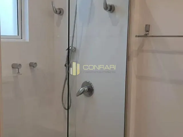 Apartamento com 228m² 4 quartos e 5 banheiros, à venda, no bairro Centro em Itapema